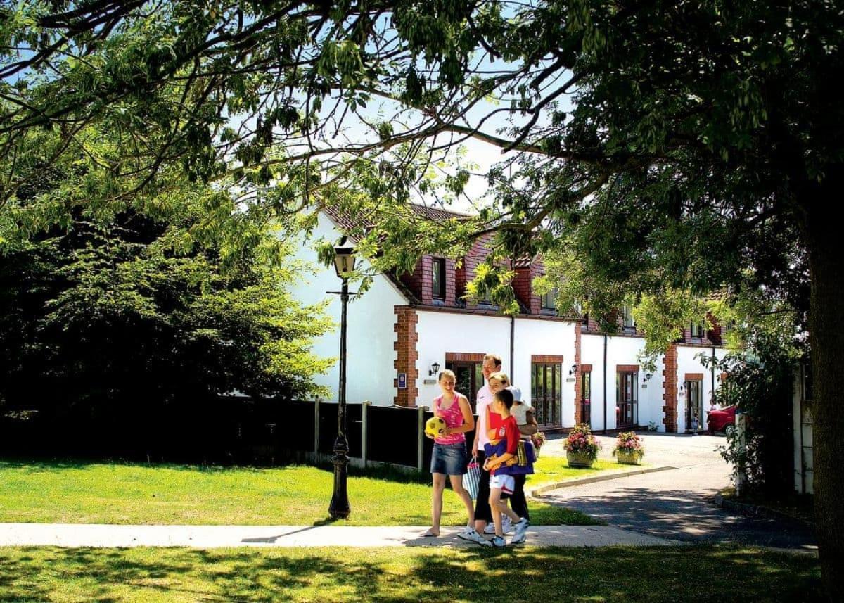 Thormanby White Rose Country Cottages מראה חיצוני תמונה