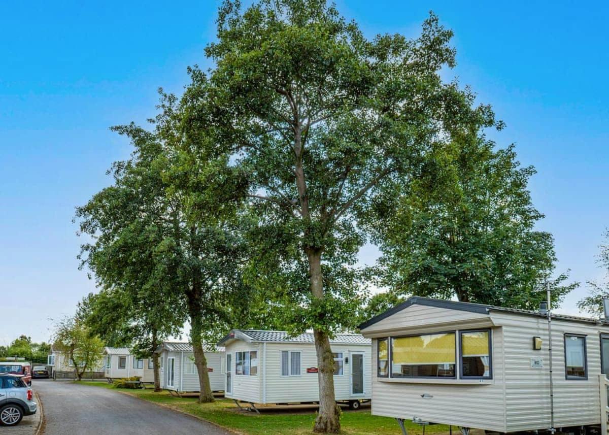 Thormanby White Rose Country Cottages מראה חיצוני תמונה